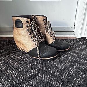Sorel Women's Black and Tan Lace Up Joan of arctic Wedge Boots waterproof